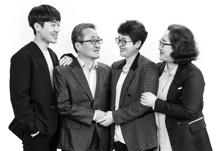 4인 가족사진