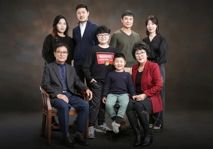 8인 가족사진